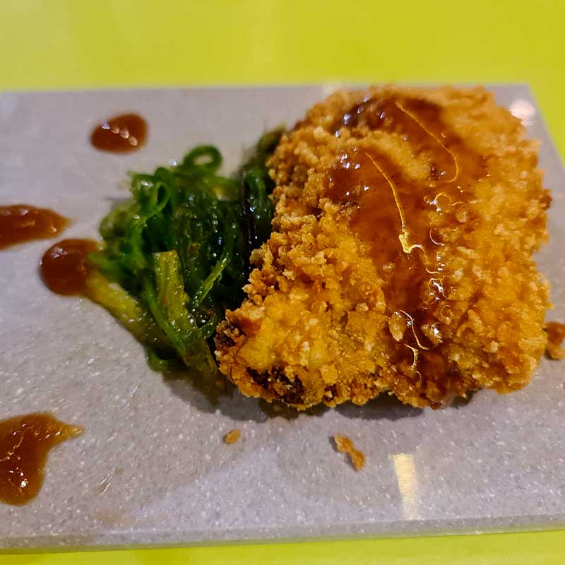 TRAMPANTOJO DE KOROKKE con ensalada de wakame